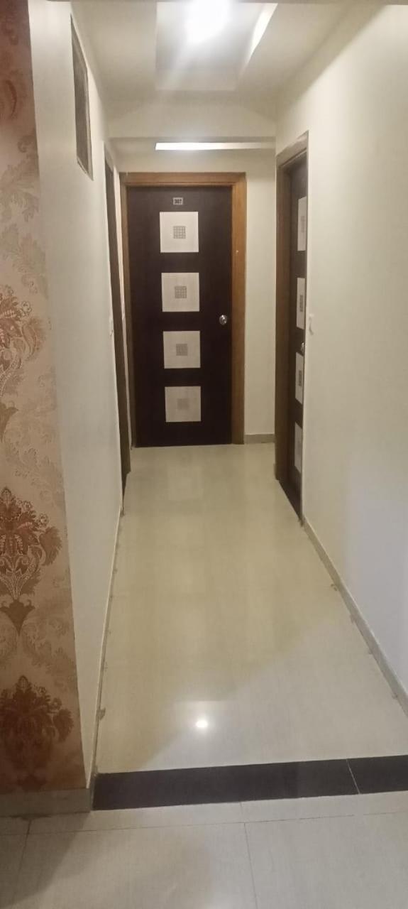 Hotel Anjali Palace 阿穆达巴 外观 照片