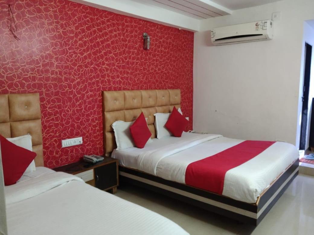 Hotel Anjali Palace 阿穆达巴 外观 照片